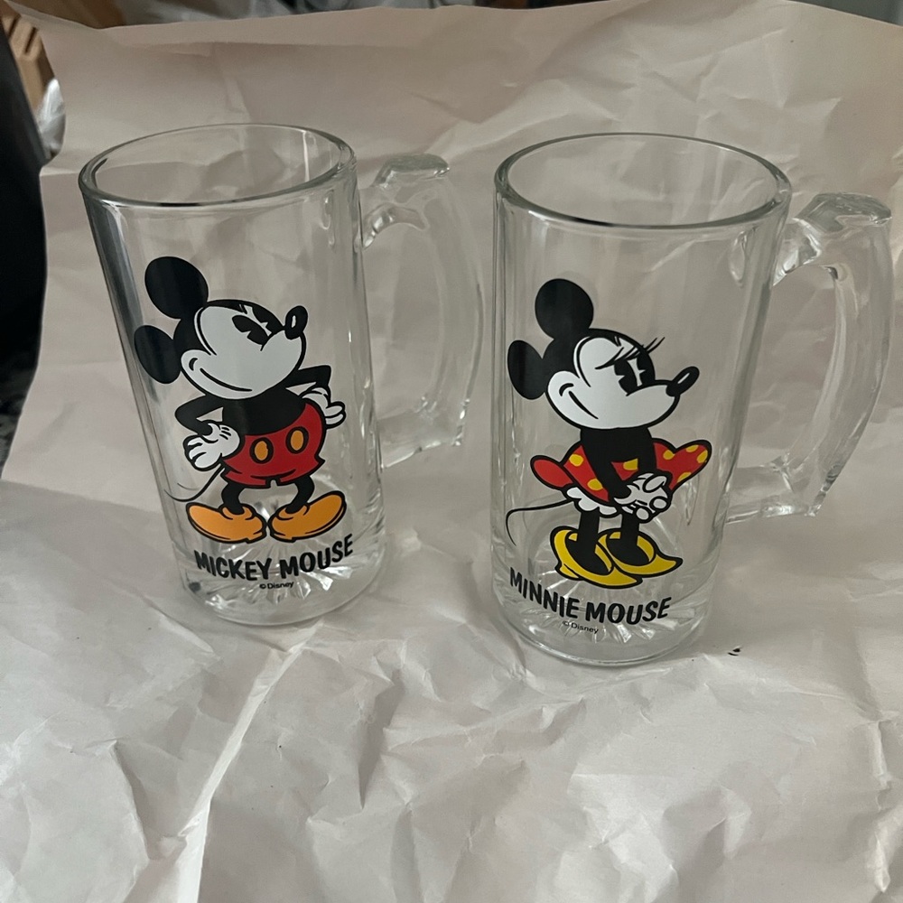 2 Vintage Mickey & Minnie Mouse Clear Glass Mug/Stein 5.5“ heavy base 12 oz